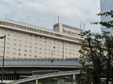 赤坂見附交差点から見るホテル