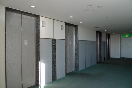 客室階エレベータホール